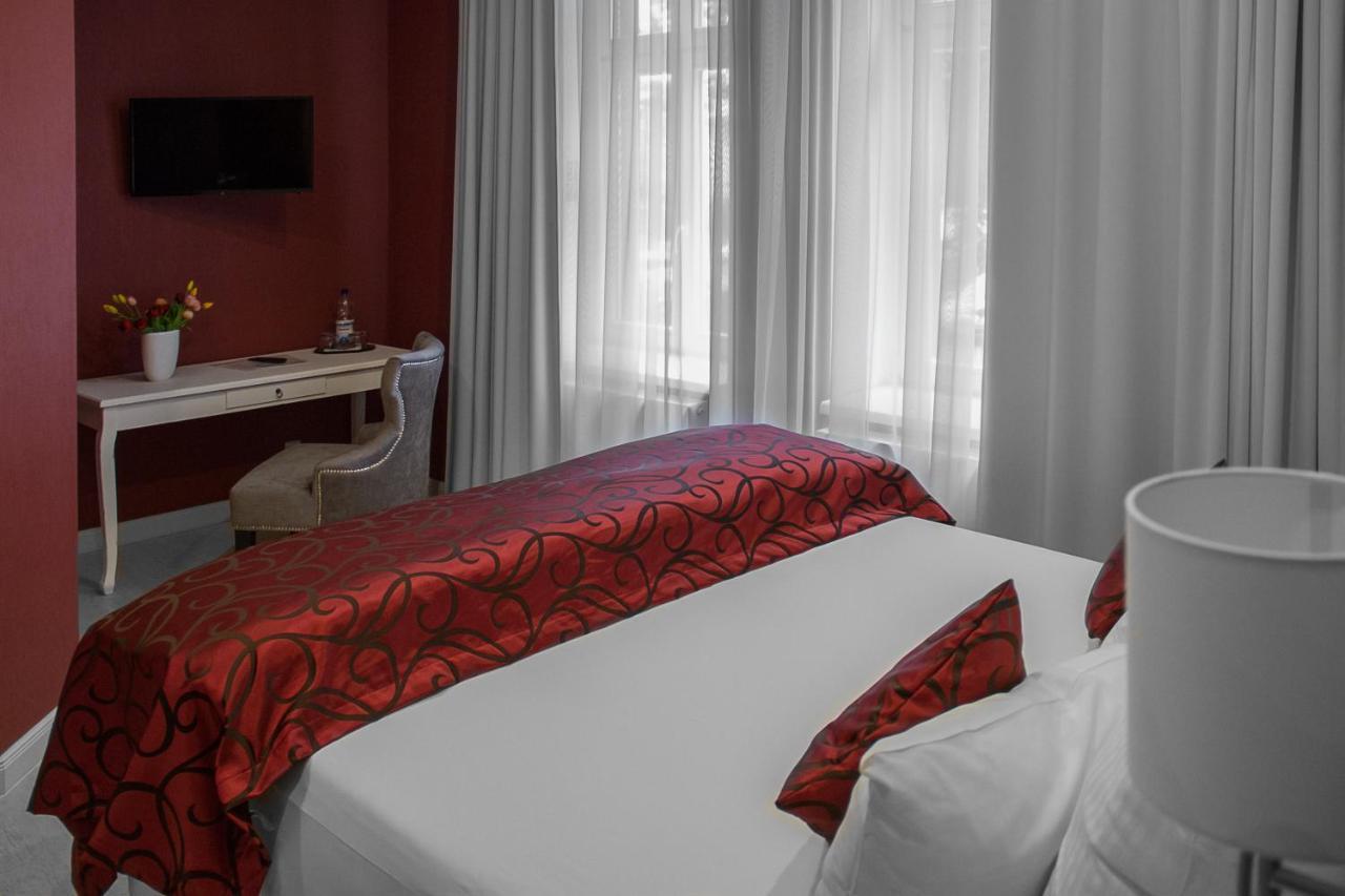 Haus Hotel & Pension Villa Laluna แบลงเคนบวร์ก ภายนอก รูปภาพ
